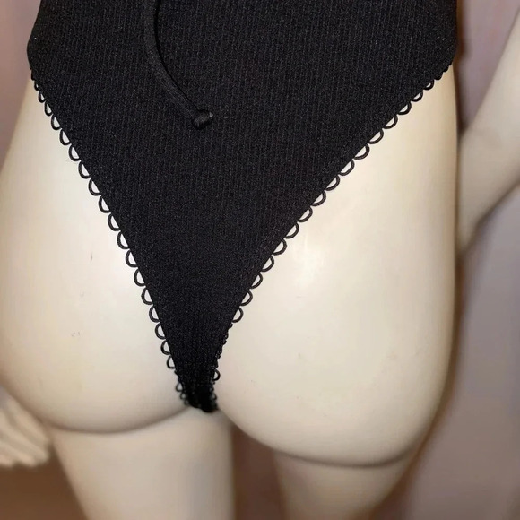 LACE TRIM BLACK CHEEKY ONE PIECE BATHING SUITE WITH OPEN BACK SIZE SMALL - Picture 5 of 14